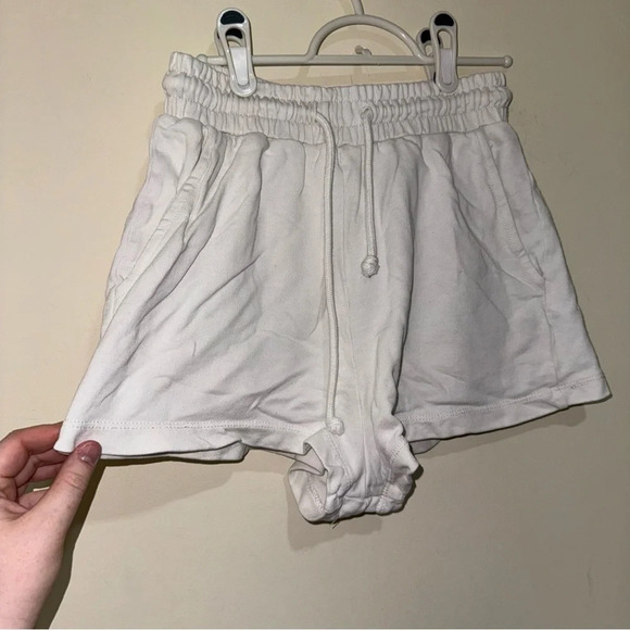 Women’s Zara Brand White Summer Sweat Style Comfortable Soft Cozy Shorts Size: S - Picture 8 of 16